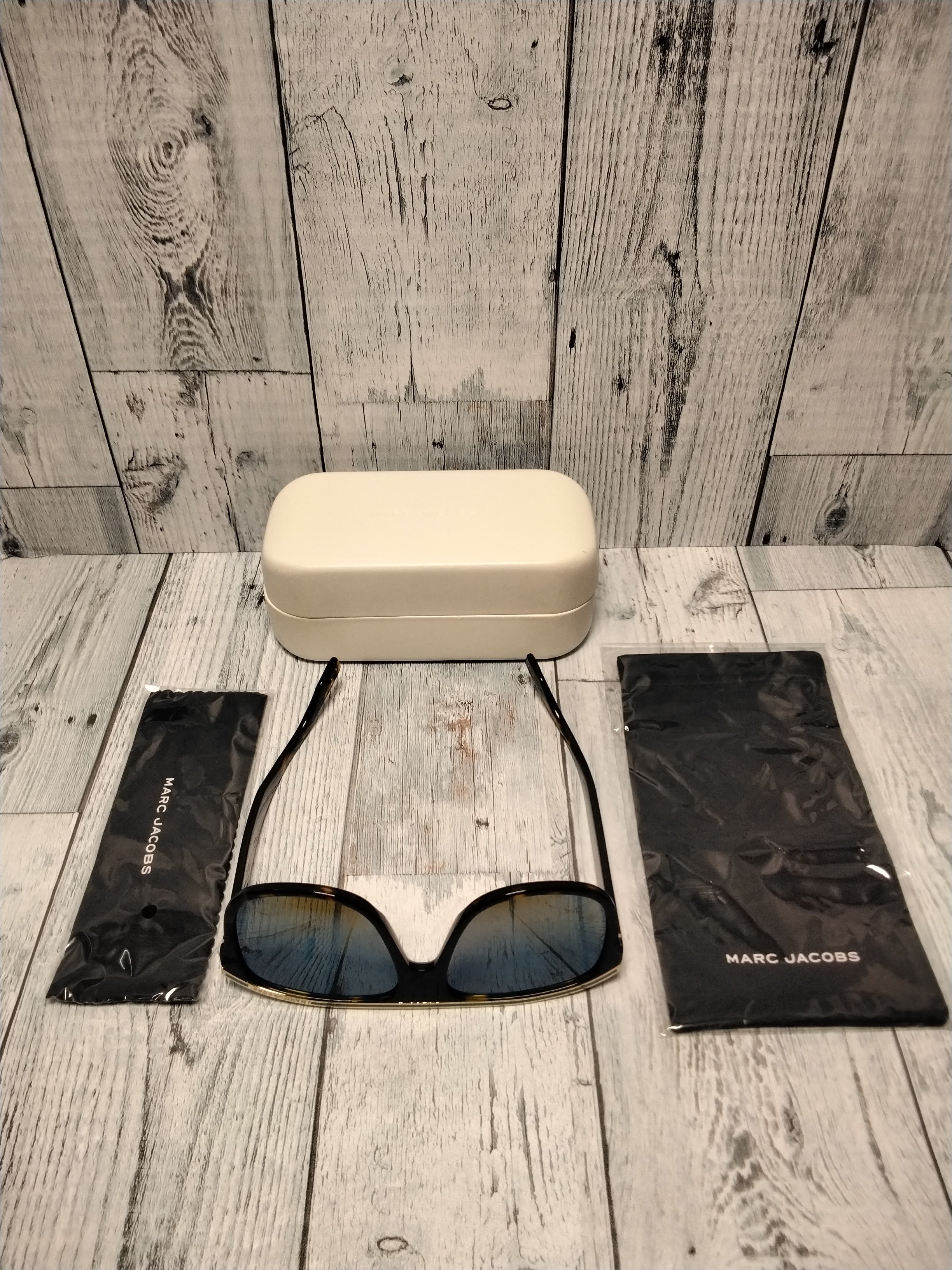 Marc Jacobs Sunglasses 388 /S 0086 *EXCELLENT CONDITION* (7847982629102)